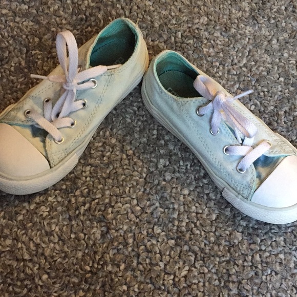 Blue converse - Picture 2 of 3